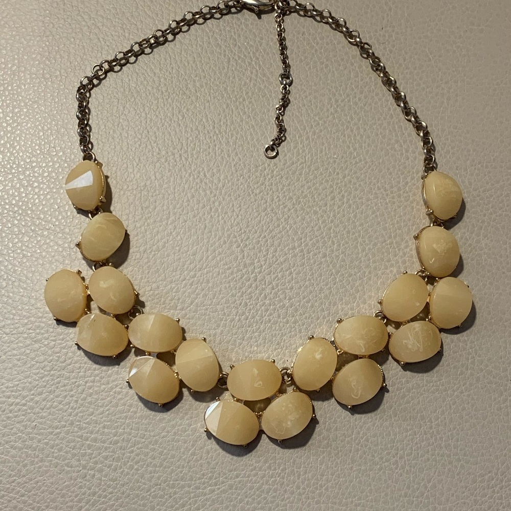 Light Honey Colored Stone Necklace - Picture 2 of 4